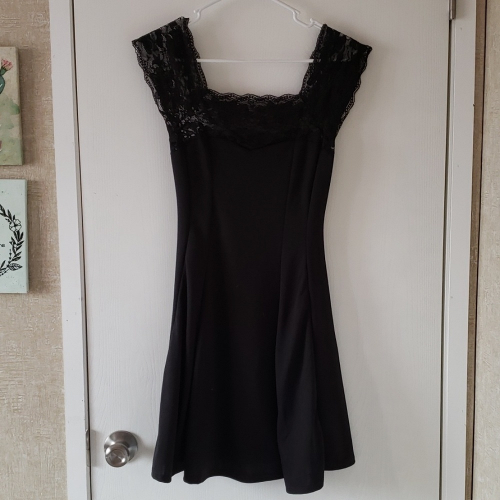Black a-line dress (brand new)